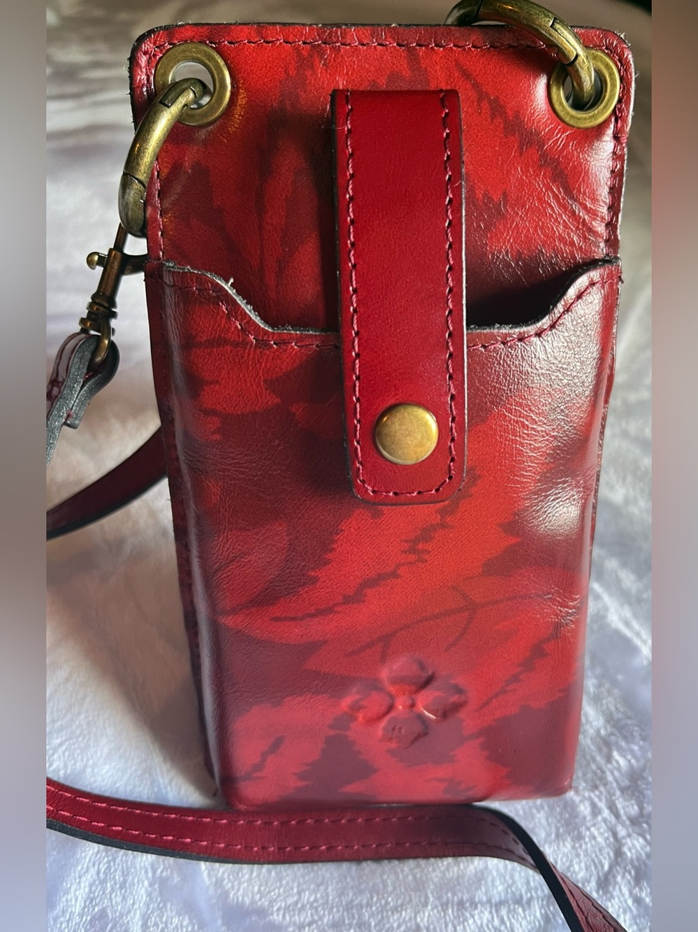 Patricia Nash NWT FARLEIGH Crossbody Phone Case Leather-Satin Leaves